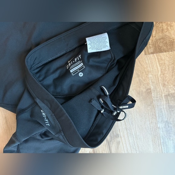 Nike Dri-fit Short Court Women’s Leggings in Black - Size M - Picture 4 of 4